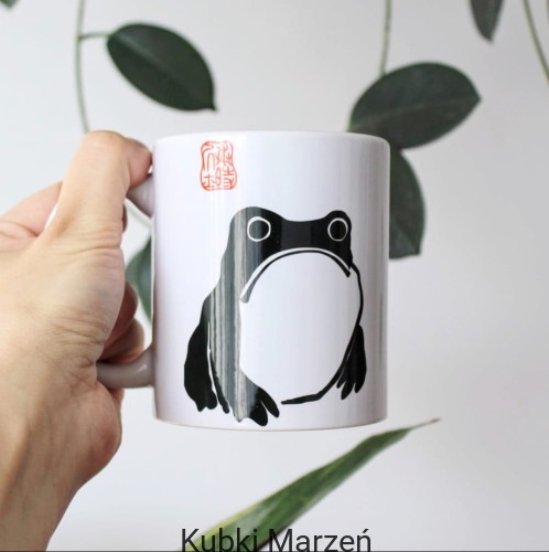 Kubek 330 ml z nadrukiem japońskiej żaby Matsumoto Hoji – sztuka ukiyo-e na białym ceramicznym kubku