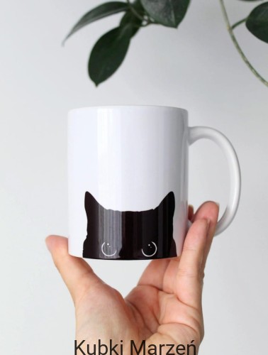 Kubek „Czarny Kot patrzy” – minimalistyczny kubek z kocim motywem, 330ml