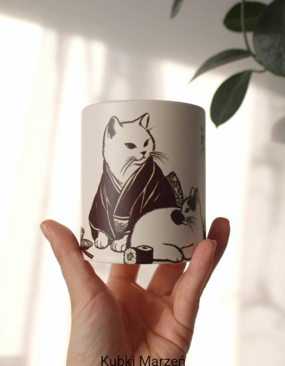 Kubek z drewnianą rączką Koty kimono i sushi 330ml