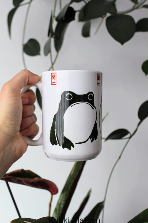 Kubek „Smutna Żaba” Matsumoto Hoji – biały ceramiczny kubek 450 ml