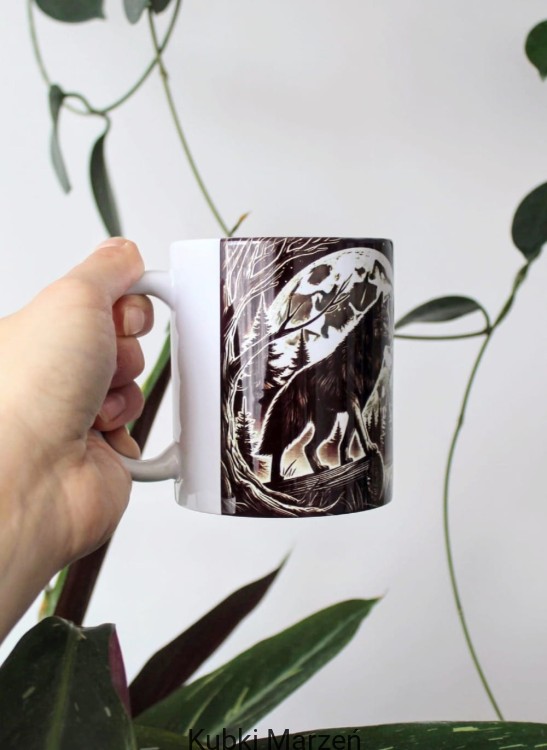 Kubek „Wilk w lesie” 330 ml – ceramiczny kubek z leśnym motywem i księżycem