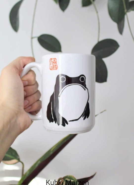 Kubek „Smutna Żaba” Matsumoto Hoji – biały ceramiczny kubek 450 ml
