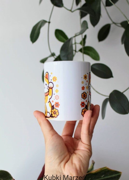 Kubek z motywem Maneki Neko – japońskiego kota szczęścia, 330 ml
